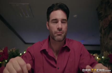 Закованную Jillian Janson прет в задницу Дед мороз