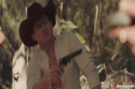 Красотка азиатка Vicki Chase классно трахается с ковбоем