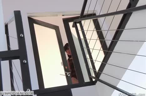 Жопастая London Keyes обожает сперму и грубый секс