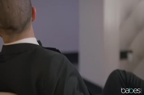 Грудастые девки развели лысого на групповуху