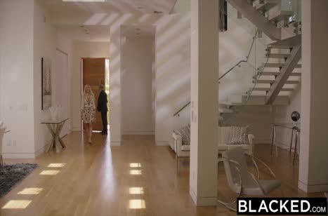 Отправила мужа на работу и позвала черного друга