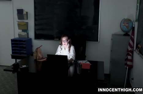 Студентка Gracie Green как следует отблагодарила преподавателя