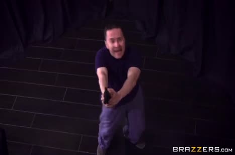 Тиффани Уотсон встретила гостя глубоким минетом