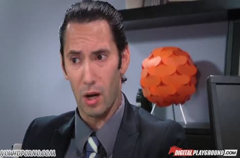 После званного вечера мужик затащил красивую Anikka Albrite в постель