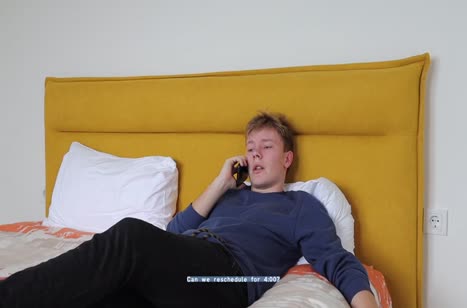 Молодая сводная сестра дала брату после тренировки