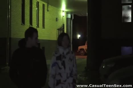 Скромная русская подруга не устояла перед соблазном