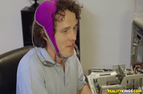 Сисястая красотка удовлетворила желания дрочера