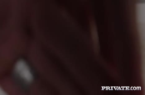 Лысый самец классно отымел молодую рыженькую красотку