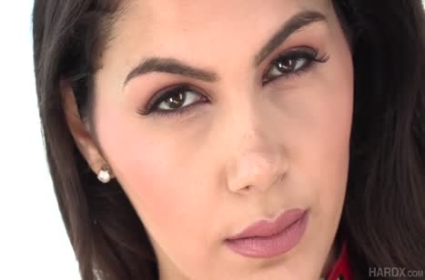 Шлюшка Valentina Nappi предпочитает жесткий анальный секс